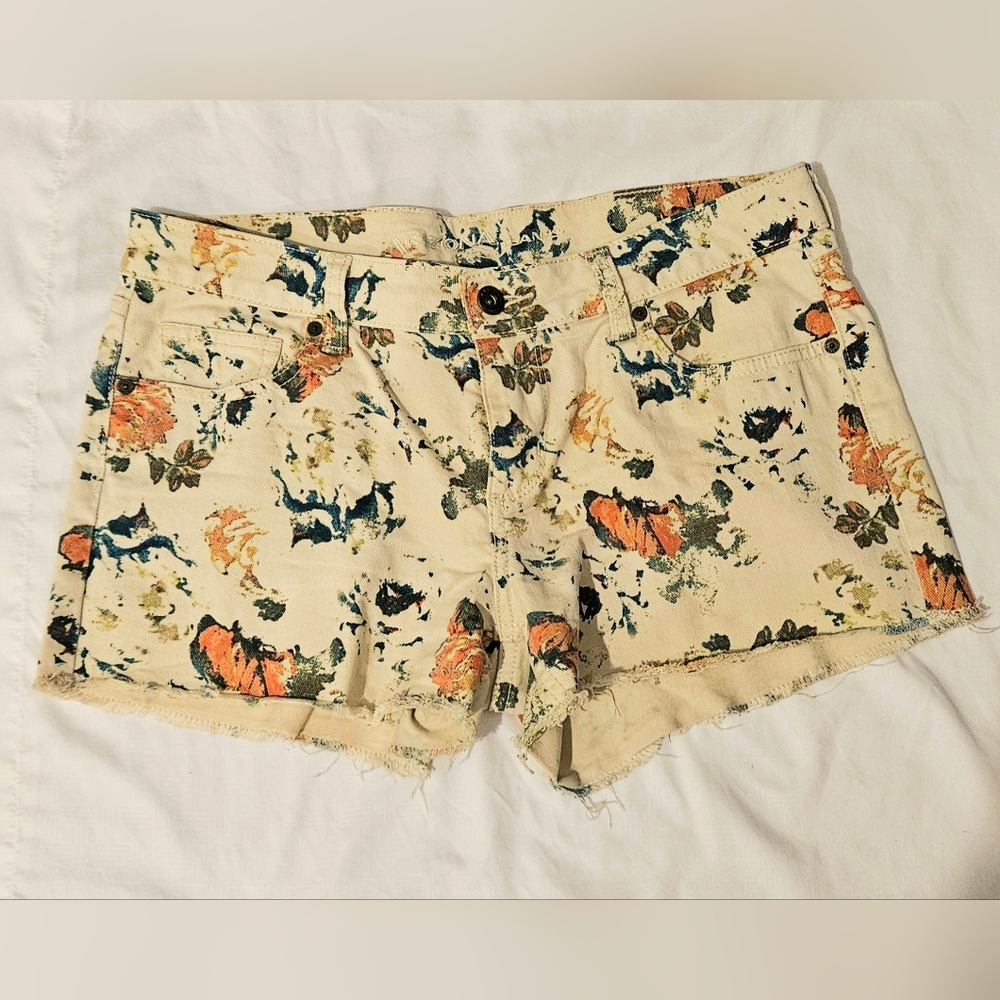 Arizona Floral Cutoff Denim Shorts Size S Cream Distressed Raw Hem Boho